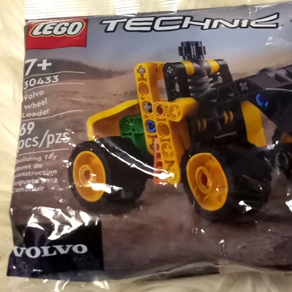 Lego Technic  Volvo Building Toy - Picture 4 of 12